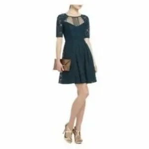 Robe Cocktail BCBG MAXAZRIA JULYA - Dentelle Saphir Vert - Dos Découpé - Taille 0